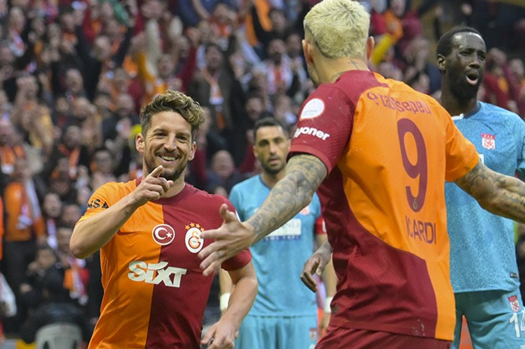 Galatasaray, Şovunu Sürdürdü: EMS Yapı Sivasspor'u 6-1'lik Skorla Devirdi!