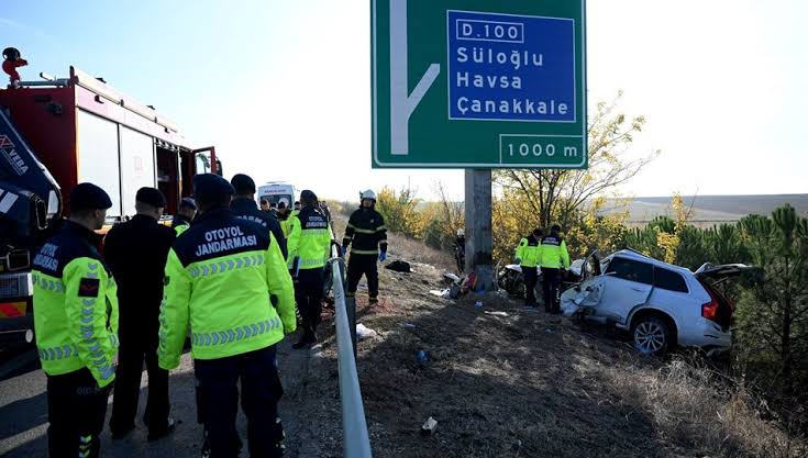 Edirne’de Trafik Kazası 2 Ölü, 3 Yaralı